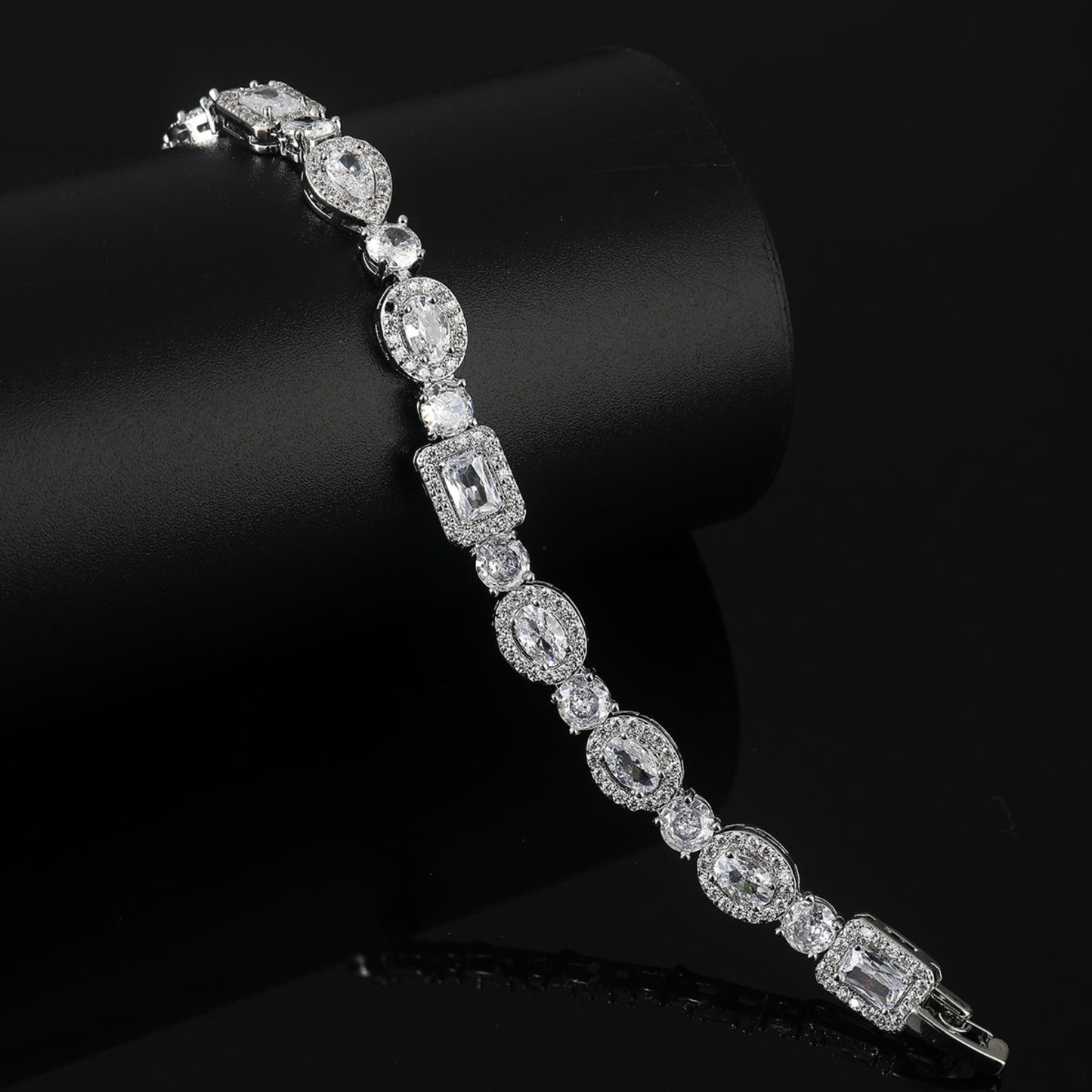 LuxeLink Classic 5MM Iced Out Bling Tennis Bracelet